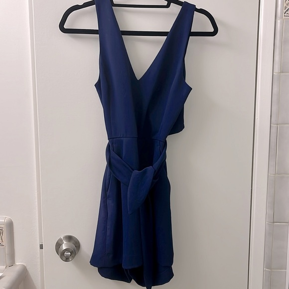 Aritzia Wilfred Écoulement Romper - Picture 2 of 3